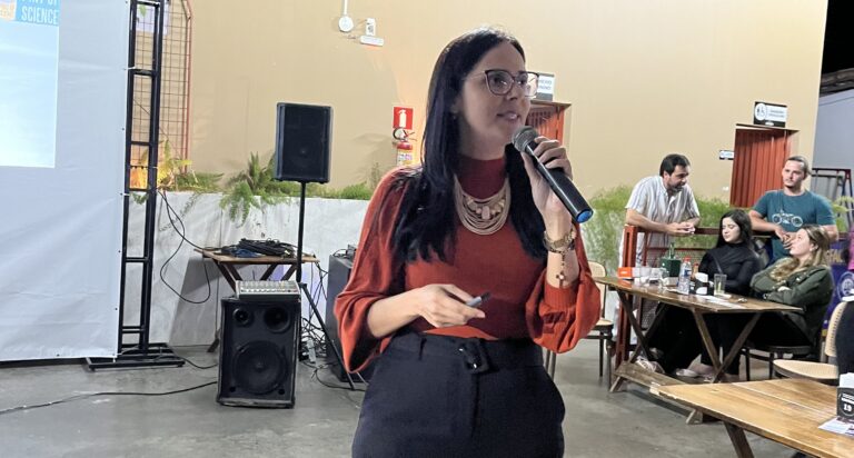 Facitec brilha no Pint Of Science Janaúba com palestra sobre doenças epidemiológicas