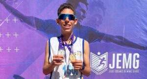 Estudante janaubense conquista ouro nos 2.000 metros do JEMG e garante vaga para representar Minas Gerais nos Jogos Escolares Brasileiros